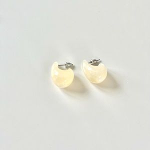 Pearl resin water drop earrings